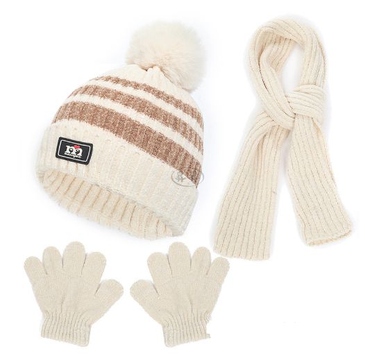 Ensemble enfant bonnet gants écharpe